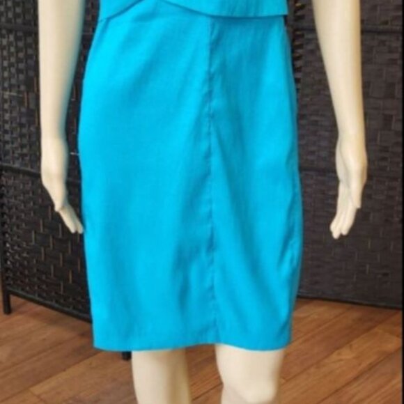 Elegant One-Shoulder Dress with Flower Detail - Picture 2 of 2